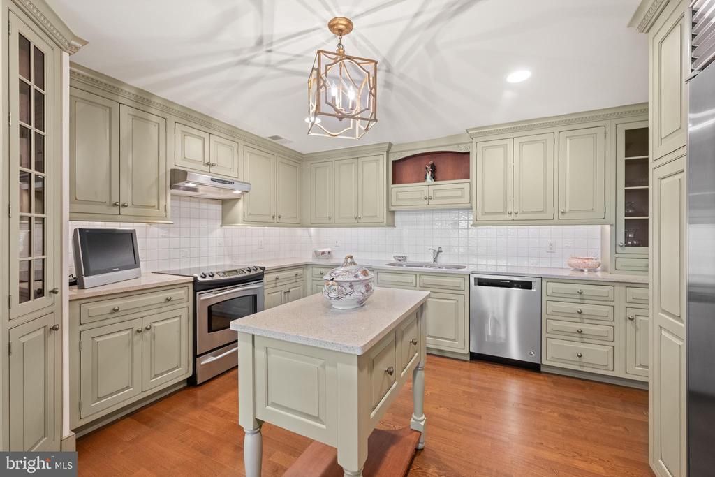 100 GRAYS LANE , HAVERFORD, PA 19041