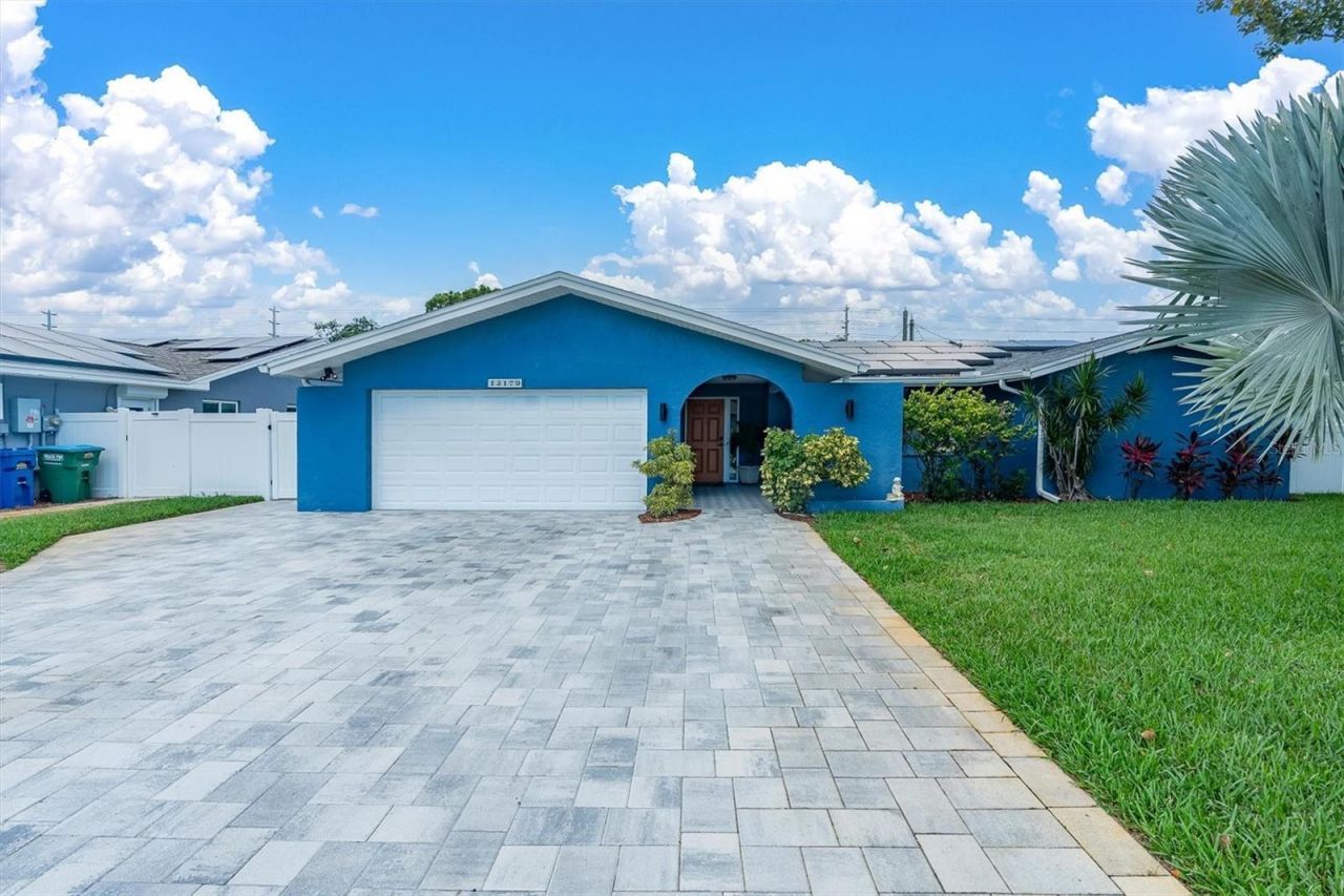 13179 Dorchester Drive, Seminole, FL 33776 Photo