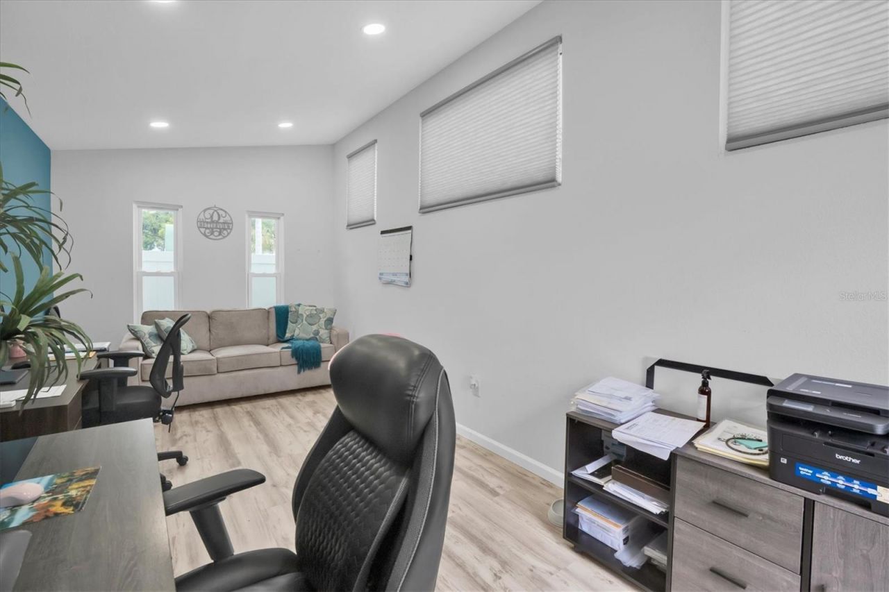 13179 Dorchester Drive, Seminole, FL 33776 Photo