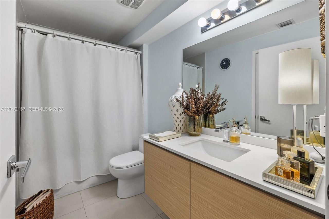 600 NE 27th St , Unit 2202, Miami, FL 33137 Photo