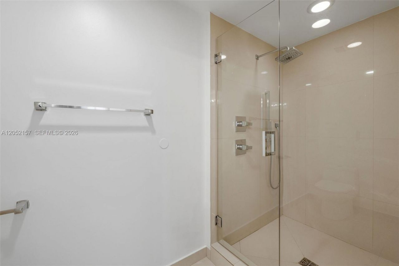 600 NE 27th St, Unit 2202, Miami, FL 33137 Photo