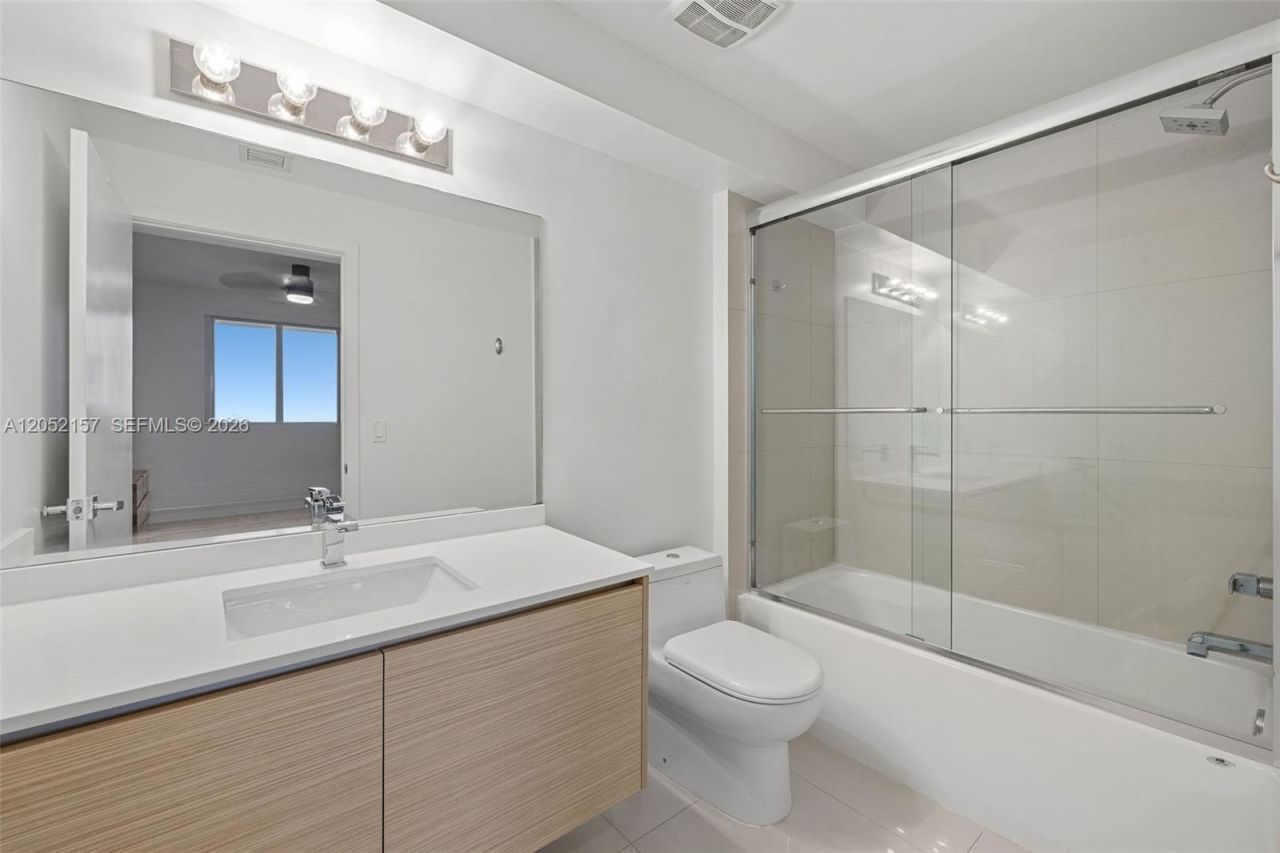 600 NE 27th St, Unit 2202, Miami, FL 33137 Photo