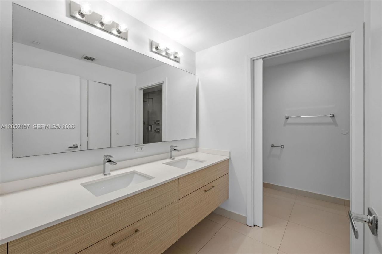 600 NE 27th St, Unit 2202, Miami, FL 33137 Photo