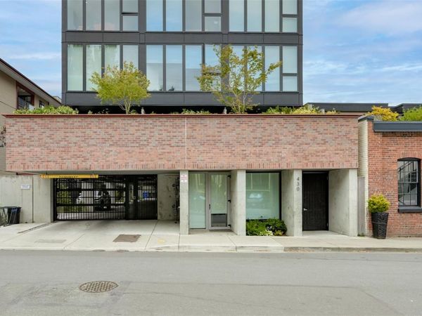 430 Parry St , Unit #204, Victoria, BC V8V 2H7