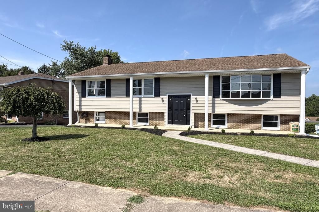 7 CRESTLINE DRIVE , MANCHESTER, PA 17345