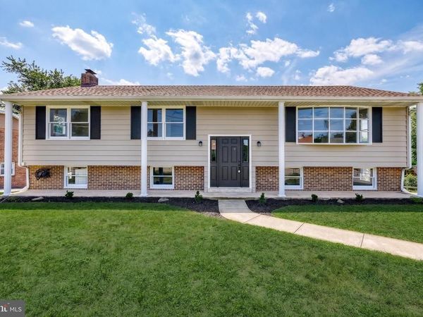 7 CRESTLINE DRIVE, MANCHESTER, PA 17345