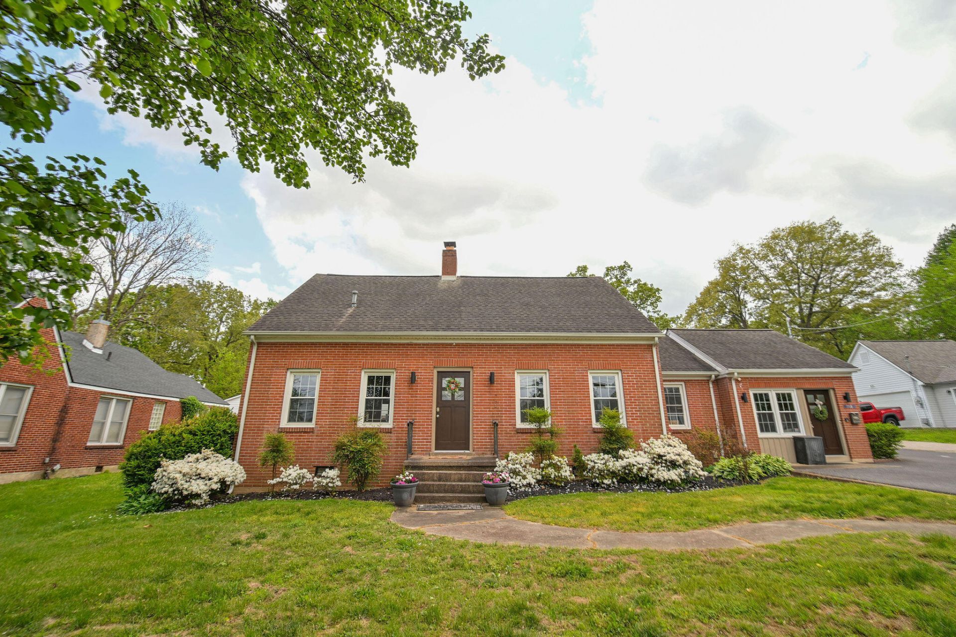 718 Backusburg Road, Mayfield, KY 42066 Main Photo