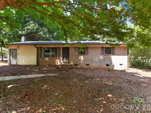 1393 Field Circle , Hickory, NC 28602