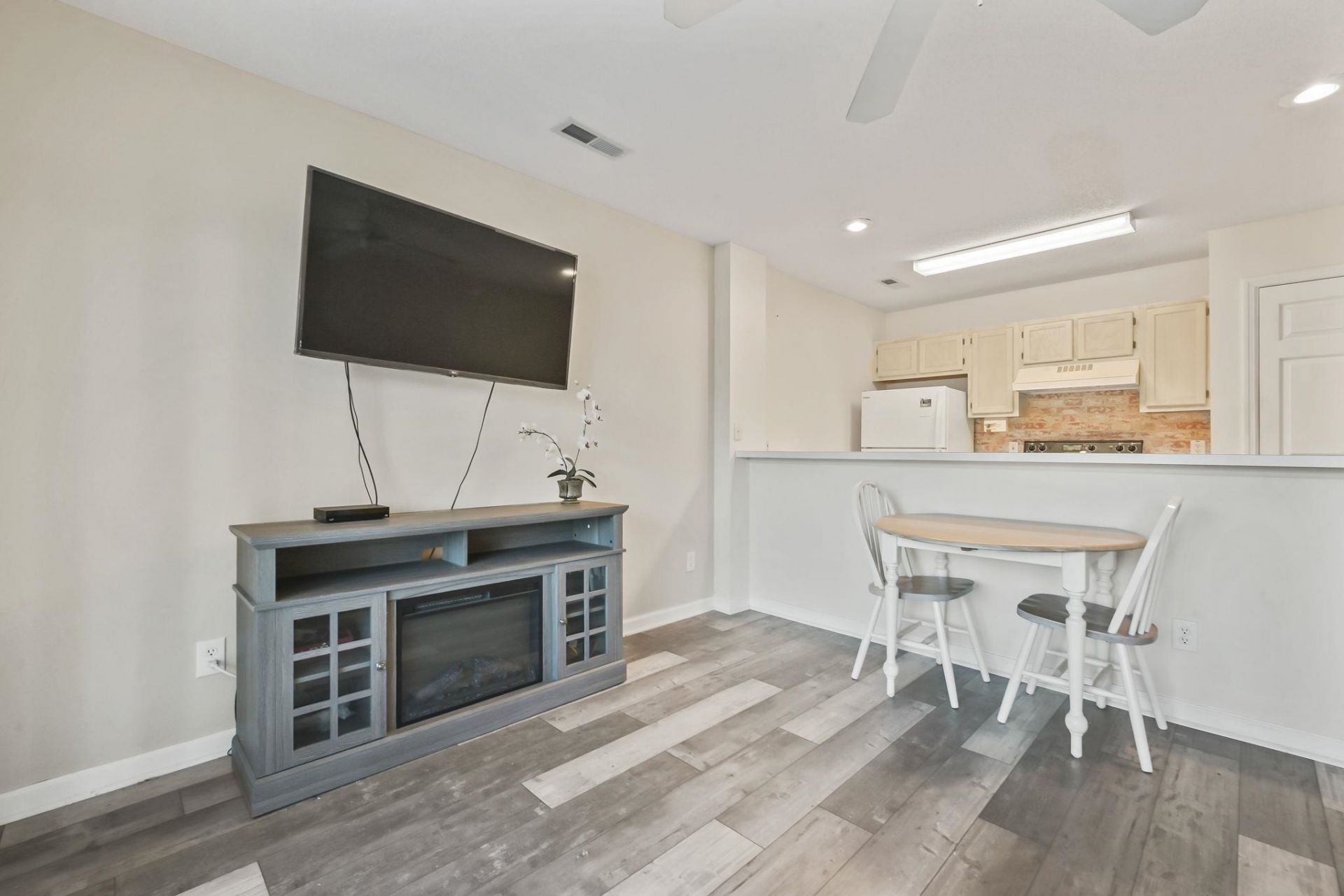204 Landing Rd.  Photo 18