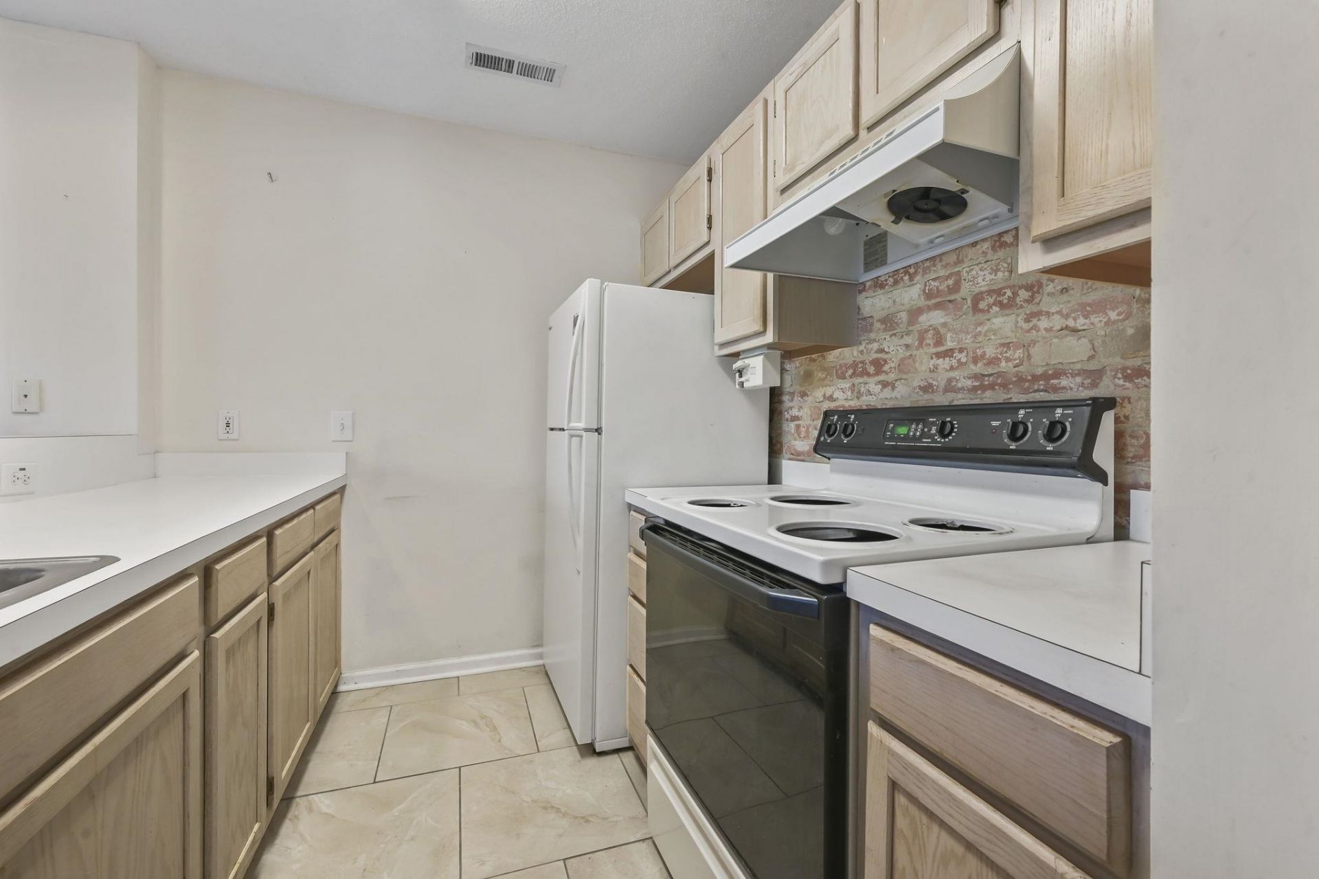 204 Landing Rd.  Photo 7