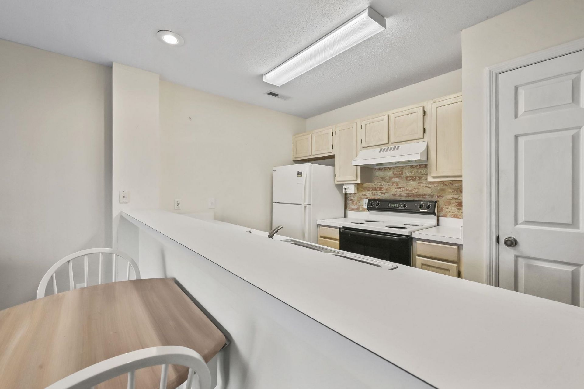 204 Landing Rd.  Photo 9