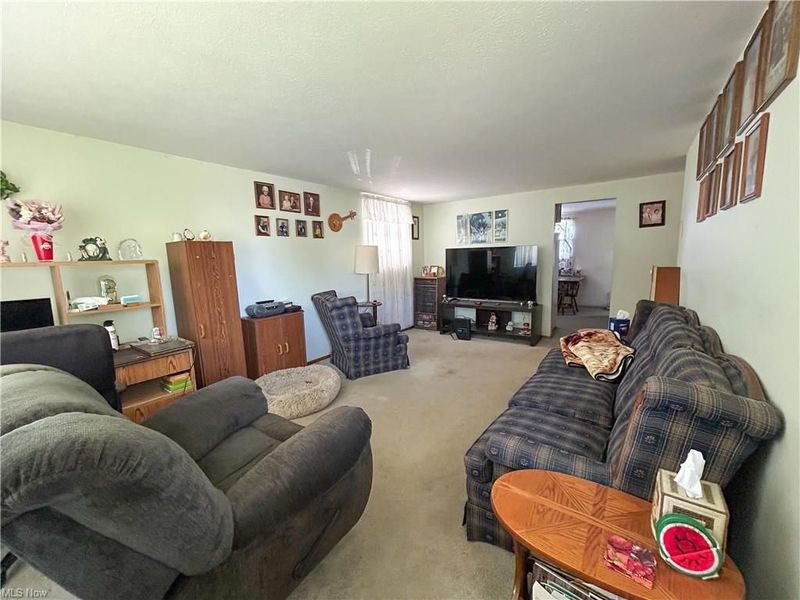 735 Maurine Drive, Columbus, OH 43228 Photo 5