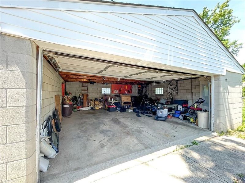 735 Maurine Drive, Columbus, OH 43228 Photo 7