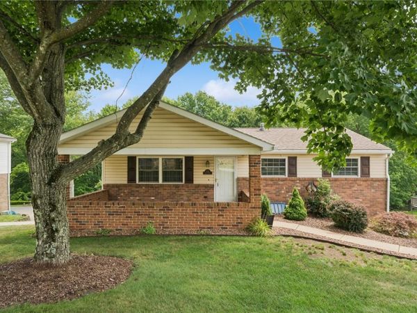 221 David Drive, Delmont, PA 15626