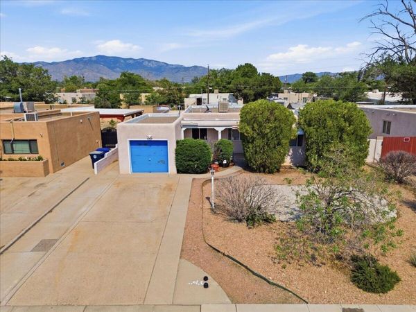 426 Espanola Street NE, Albuquerque, NM 87108