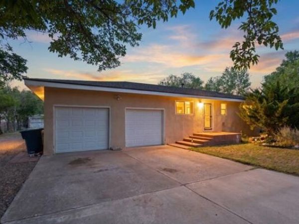 820 Monte Vista Road NE, Los Lunas, NM 87031