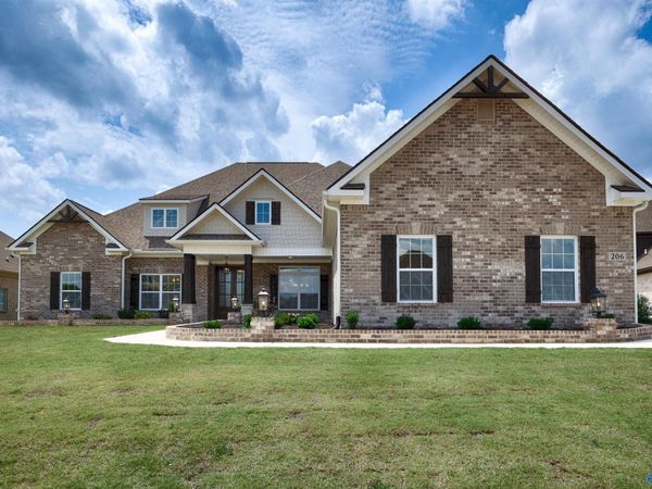 137 Lanwood Drive, Huntsville, AL 35811