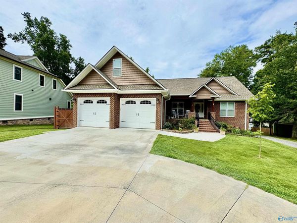 3519 Colonial Drive, Guntersville, AL 35976