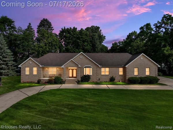 624 Orchard Lake Road, Pontiac, MI 48341