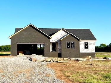 4000 4000 Davis Mill Rd Road, Trenton, KY 42286