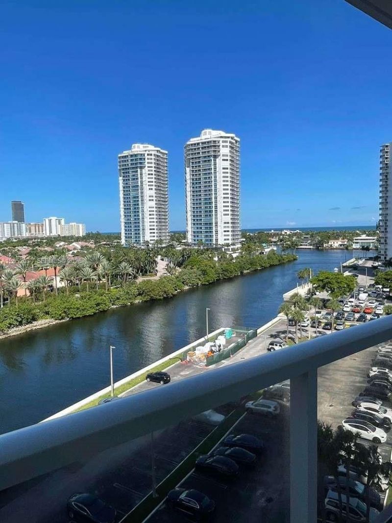 3701 N Country Club Dr , Unit 902, Aventura, FL 33180 Photo