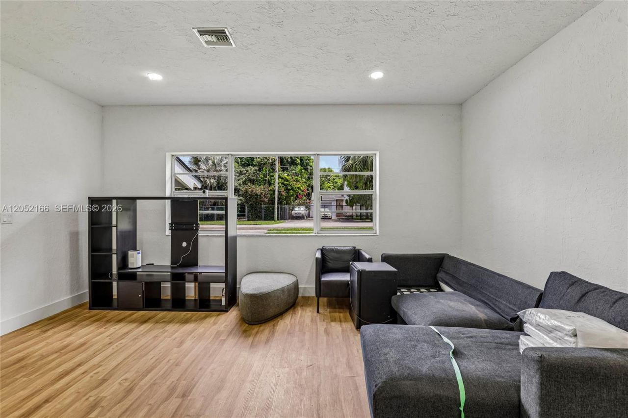 130 NW 85th St , Unit --, Miami, FL 33150 Photo
