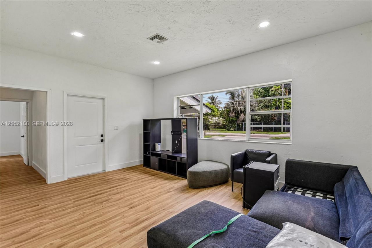 130 NW 85th St , Unit --, Miami, FL 33150 Photo