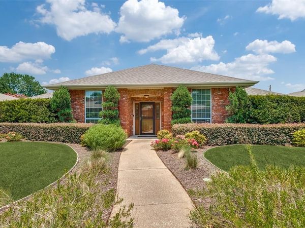 1005 De Pauw Drive, Arlington, TX 76012