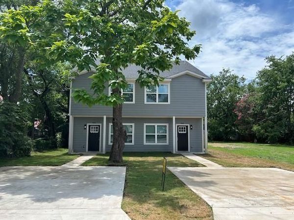 406 E Bonham Street , Tom Bean, TX 75491