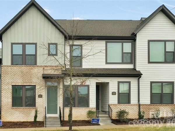 6327 Southgrove Street , Charlotte, NC 28277