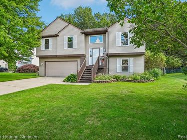 2787 Riverside Drive, Waterford Twp, MI 48329