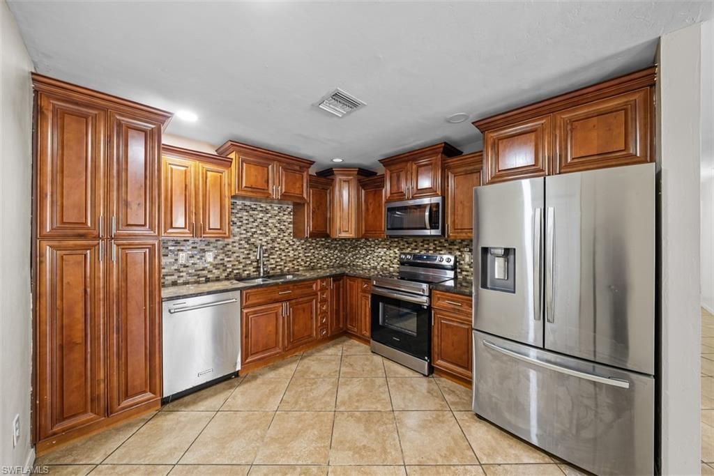 10274 Kingdom Ct, Naples, FL 34114 Photo