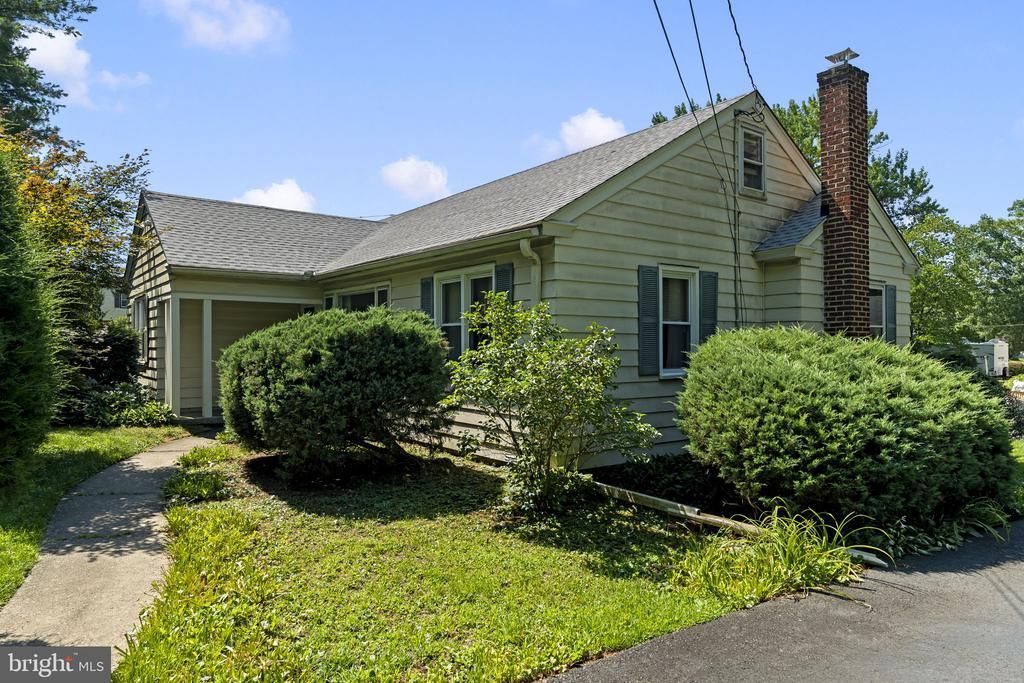 17 Mount Laurel Road, Mount Laurel, NJ 08054 Main Photo