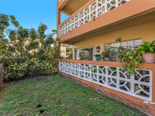 11840 NE 19th Dr , Unit 9, North Miami, FL 33181