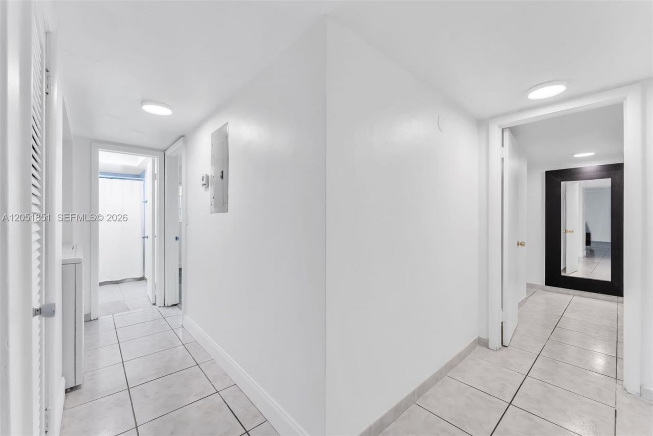11840 NE 19th Dr , Unit 9, North Miami, FL 33181 Photo