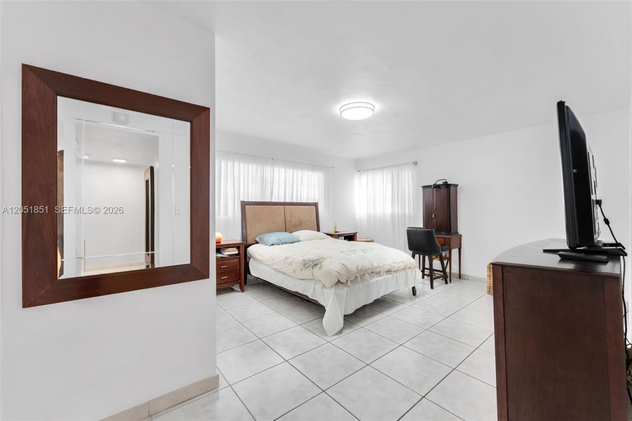 11840 NE 19th Dr , Unit 9, North Miami, FL 33181 Photo