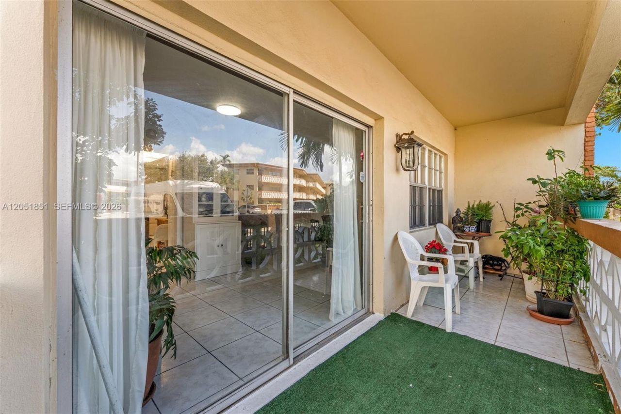 11840 NE 19th Dr , Unit 9, North Miami, FL 33181 Photo