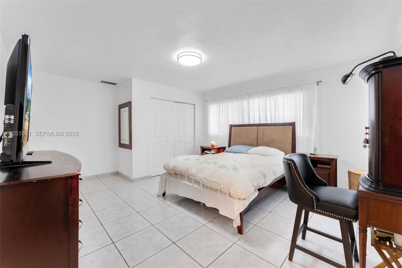11840 NE 19th Dr , Unit 9, North Miami, FL 33181 Photo