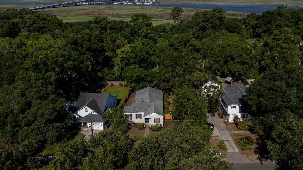 329 Riverland Drive Photo 10
