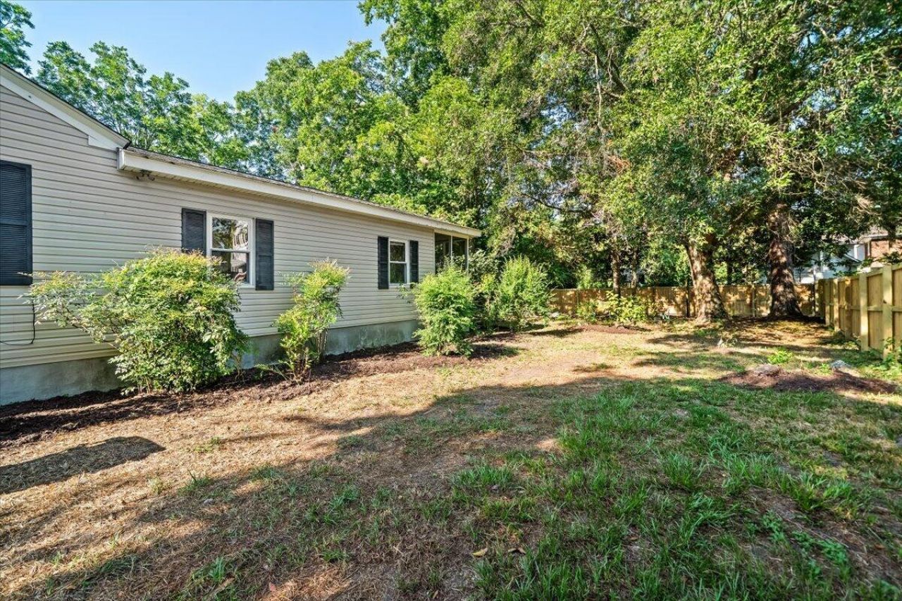 329 Riverland Drive Photo 5