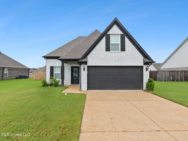 2432 Johnny Ray Drive, Southaven, MS 38672