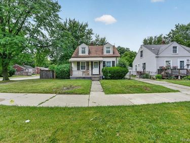 19209 Beaconsfield Street, Harper Woods, MI 48225