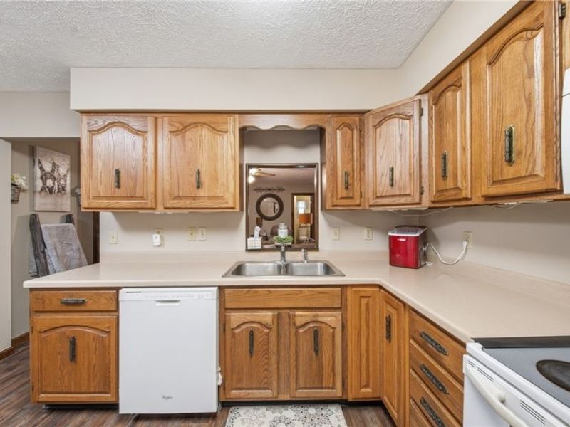 524 Ridgewood Boulevard, Belpre, OH 45714 Photo 22