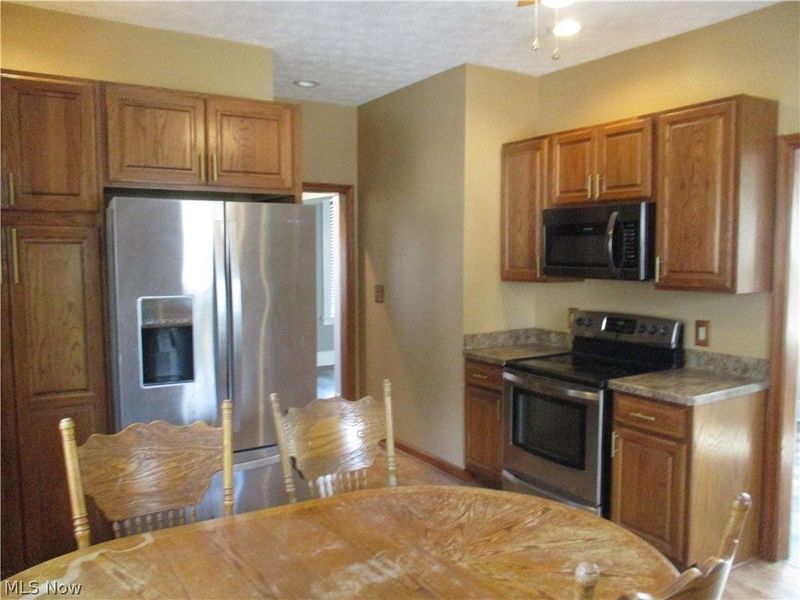 326 E Wilson Avenue, Girard, OH 44420 Photo 12