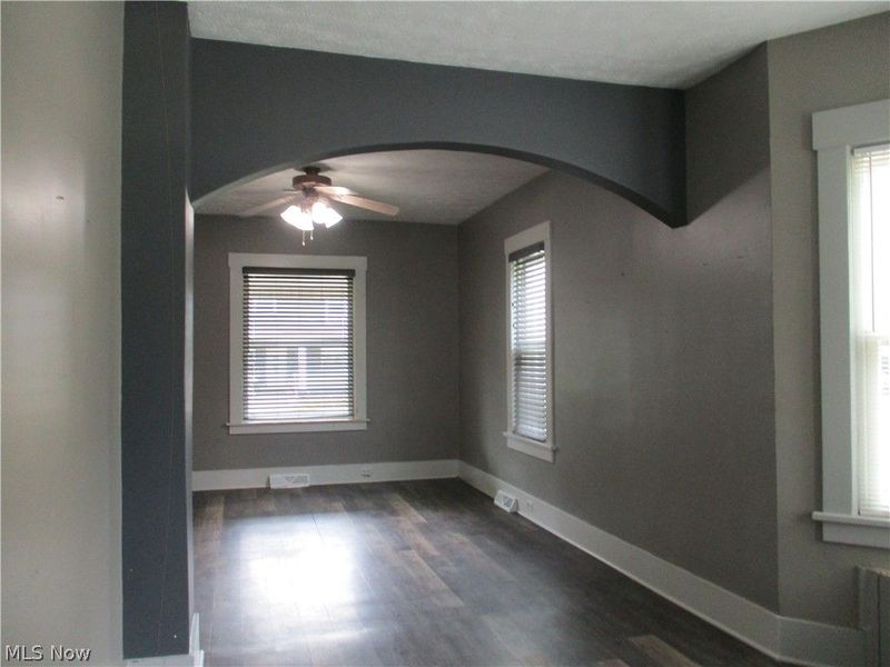 326 E Wilson Avenue, Girard, OH 44420 Photo 2