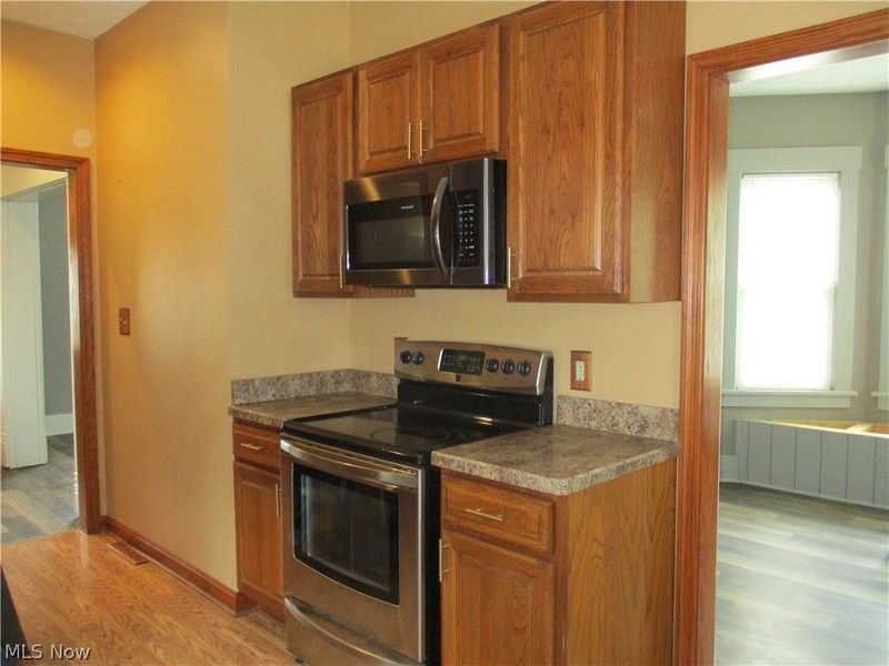 326 E Wilson Avenue, Girard, OH 44420 Photo 5