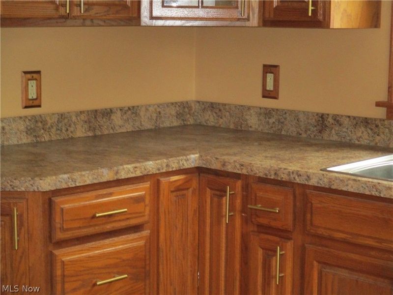 326 E Wilson Avenue, Girard, OH 44420 Photo 8