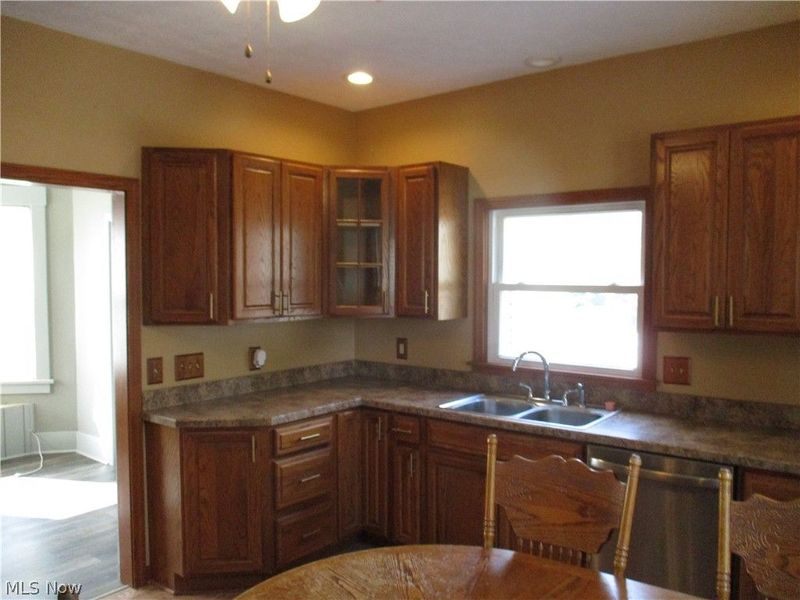 326 E Wilson Avenue, Girard, OH 44420 Photo 9