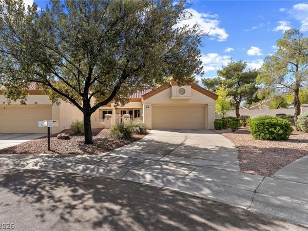 2400 Dove Valley Court , Las Vegas, NV 89134