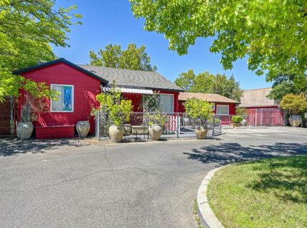 9271 Elk Grove Blvd, Elk Grove, CA 95624 Photo